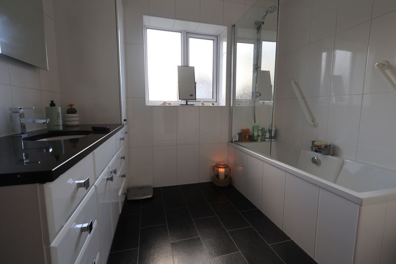 Family Bathroom- click for photo gallery